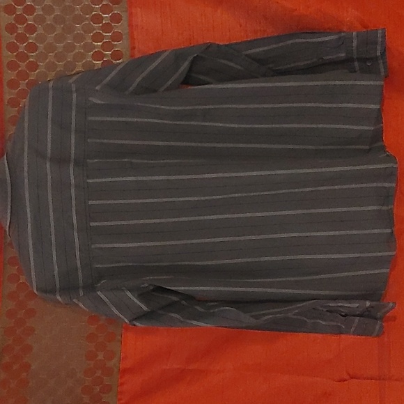 3/$40 Vintage 55 Button Down Shirt - Picture 4 of 4